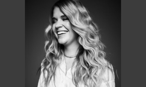 Women's Wear Daily (USA) Senior Beauty and Lifestyle Commerce Editor goes freelance