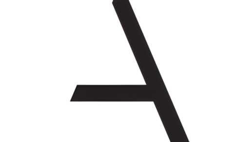 ARTISTRY signs photogrpaher