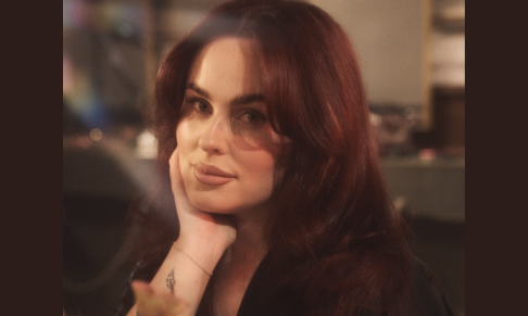 Beauty influencer announces new postal address (393k Instagram followers)