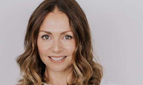 Skincare expert Abigail James launches Knowing Me Glowing You podcast