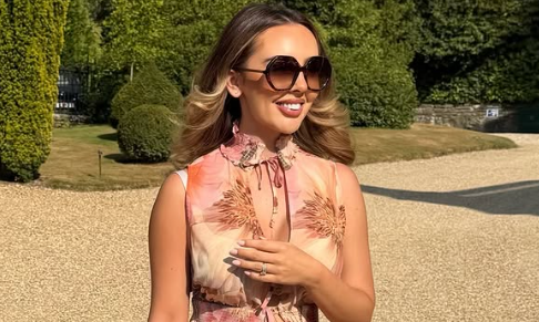 Elevation Talent Agency signs fashion, beauty and lifestyle influencer (31.7K Instagram followers)