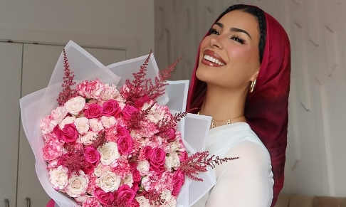 INTHEKNOW Global signs fashion, beauty and lifestyle influencer (789.3k Instagram followers)