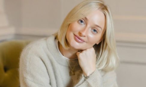 MVE signs fashion and lifestyle influencer (328.5k Instagram followers)