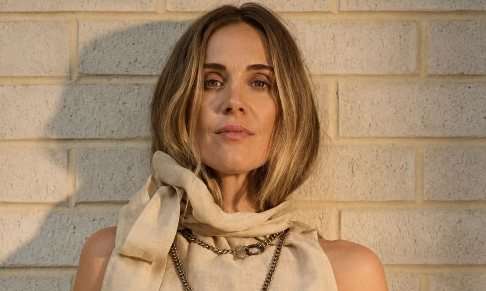 The Sunday Chapter signs Australia-based fashion influencer (300k Instagram followers)