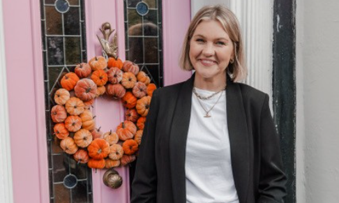 Widowed AF podcast host and author Rosie Moss signs to agency (16.3k Instagram followers)