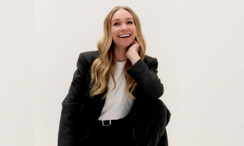 Kit Studios signs hair stylist & hair care expert