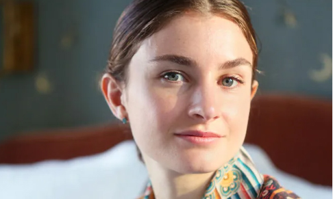 Vogue.com names editor