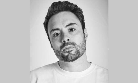 SLBPR signs hair stylist