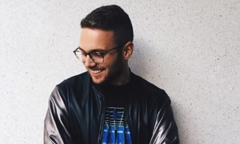 Former Stylist (France) Fashion Manager goes freelance