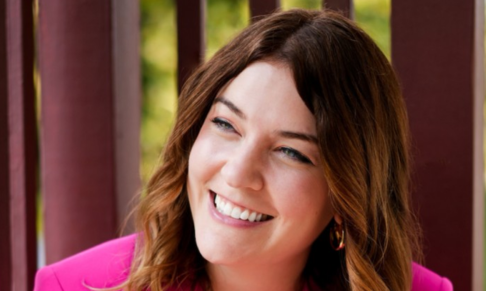 E! Online (USA) names Senior Producer/Editor