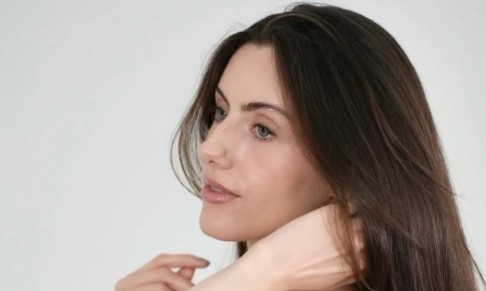 Komi Group signs beauty influencer (342k Instagram followers)