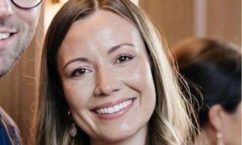 De Vos Communications appoints Associate Director