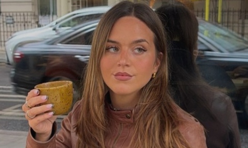 OTG signs fashion and lifestyle influencer (54.2k Instagram followers)