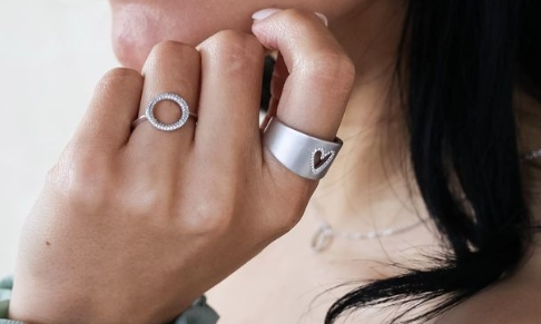 Jewellery brand Ella Stein appoints global representation
