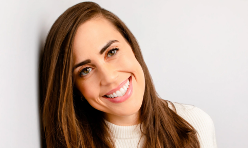 Glamour (USA) Senior Editor goes freelance