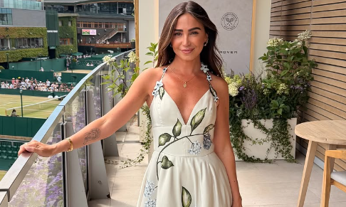 Fashion stylist Carlotta Constant signs to agency (87.3k Instagram followers)