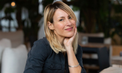 Bienestar PR signs fashion stylist