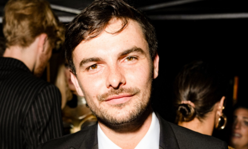 Architects of Influencer signs photographer