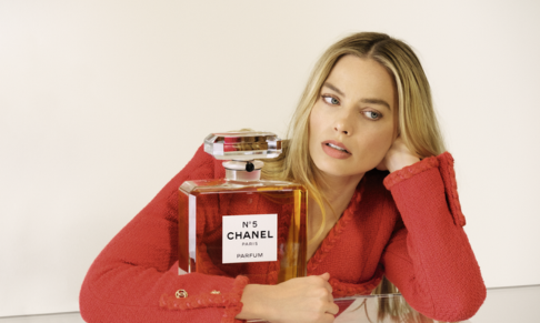 CHANEL unveils new face of its N°5 perfume